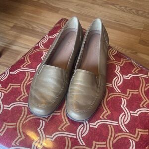 Easy Spirit Women's Metallic Bronze Slip-On Loafers